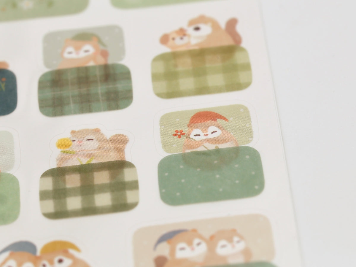 Stickers japonais | Cachette douillette des écureuils
