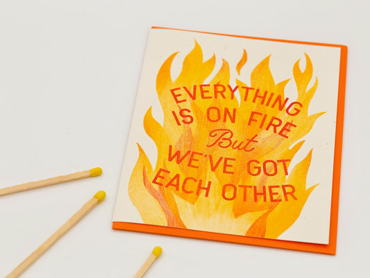 Carte | Ensemble autour du feu de camp